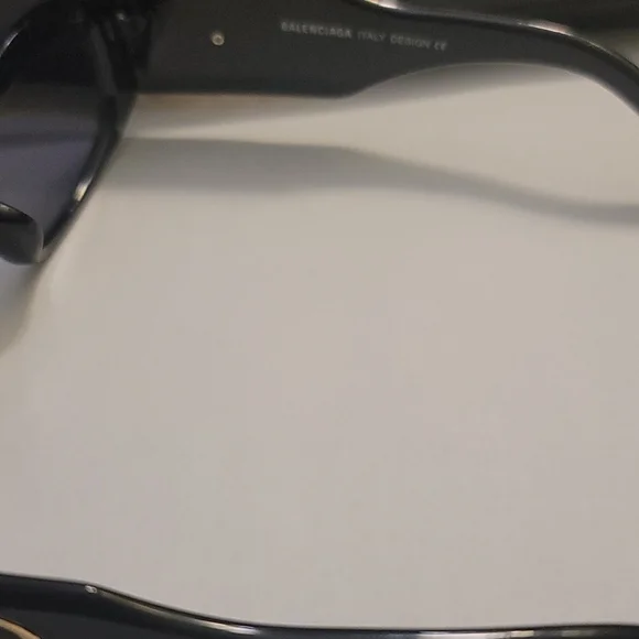 📂 BALENCIAGA BLACK SUNGLASSES SUNNIES WITH CASE & OUTER BOX - Picture 3 of 4